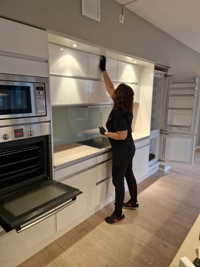 Grundig vask av leilighet før overlevering – flyttevask
