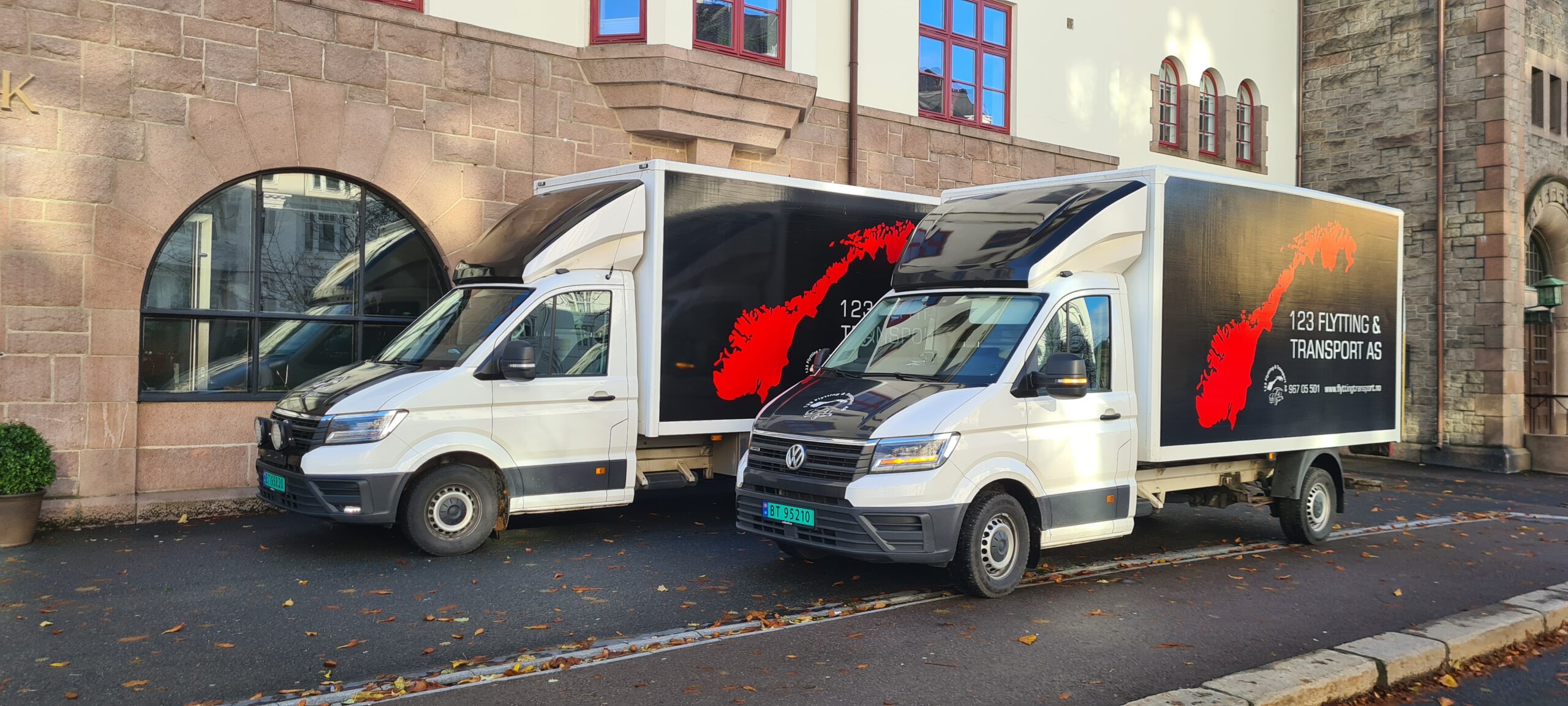Flyttefirma i Oslo - moderne flyttebiler fra 123 Flytting & Transport AS klare for oppdrag