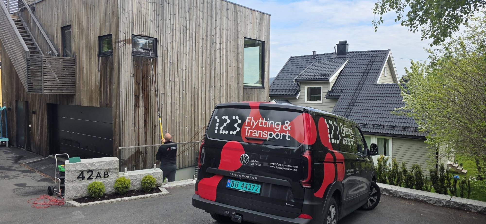 Vindusvask i Åros — stripefrie vinduer med rentvannssystem